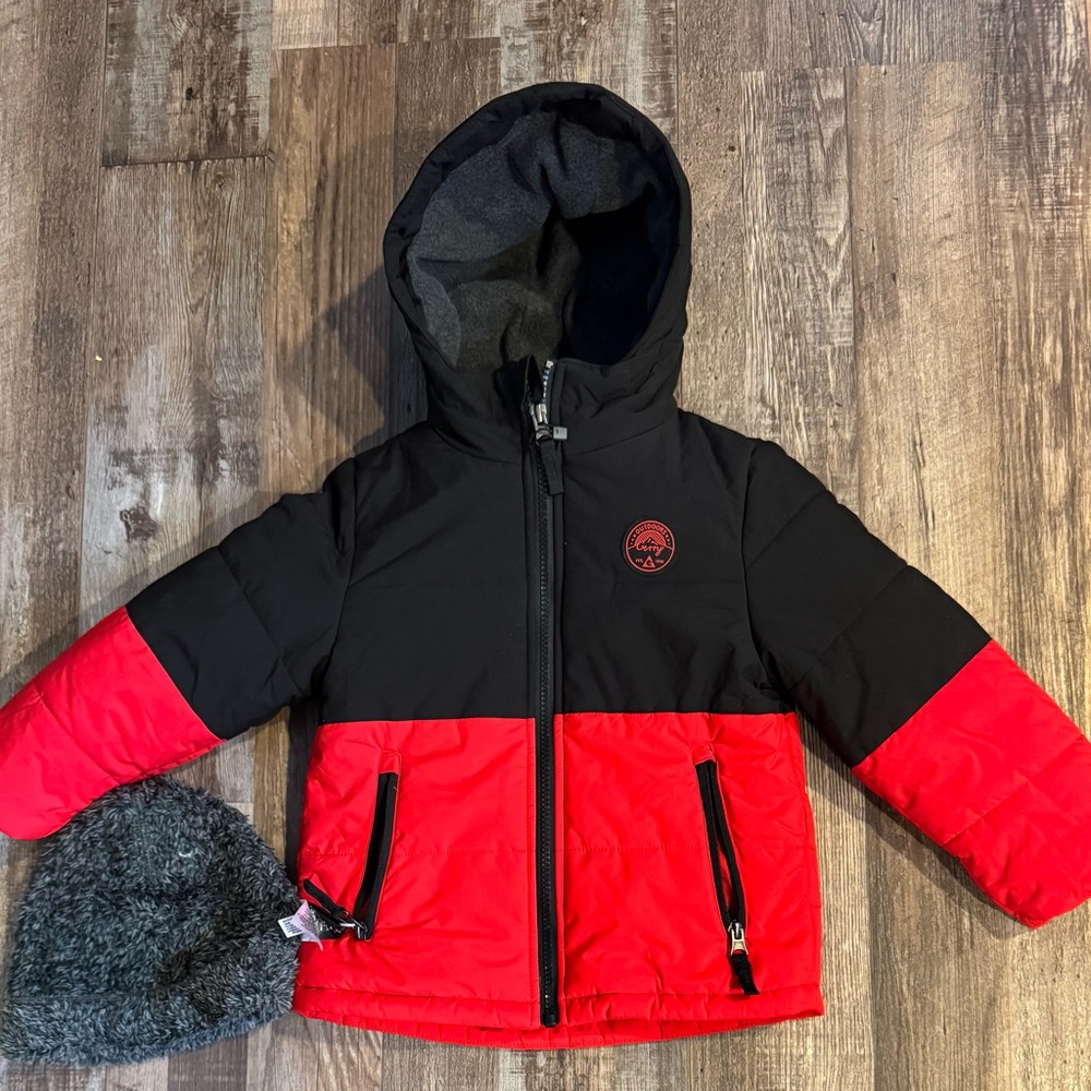 Gerry BOYS Black and Red Hooded Jacket with Beanie
Size 4t